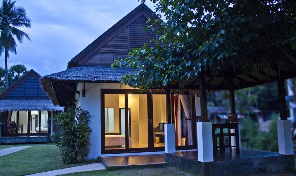 Nana Beach Hotel & Resort Pathiu المظهر الخارجي الصورة